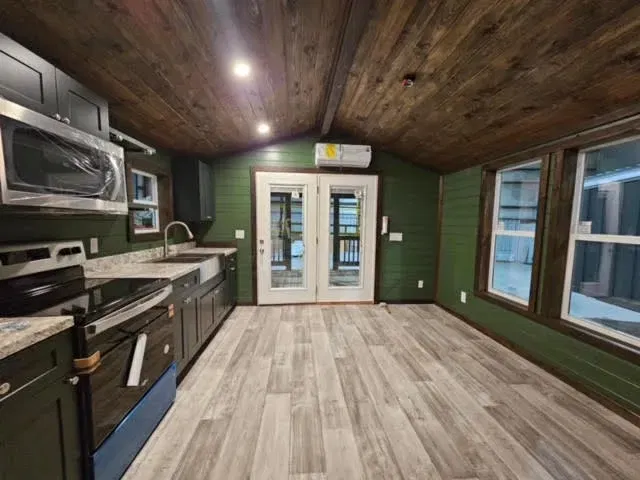 Meadowbrook| 4b 130 kitchen home features