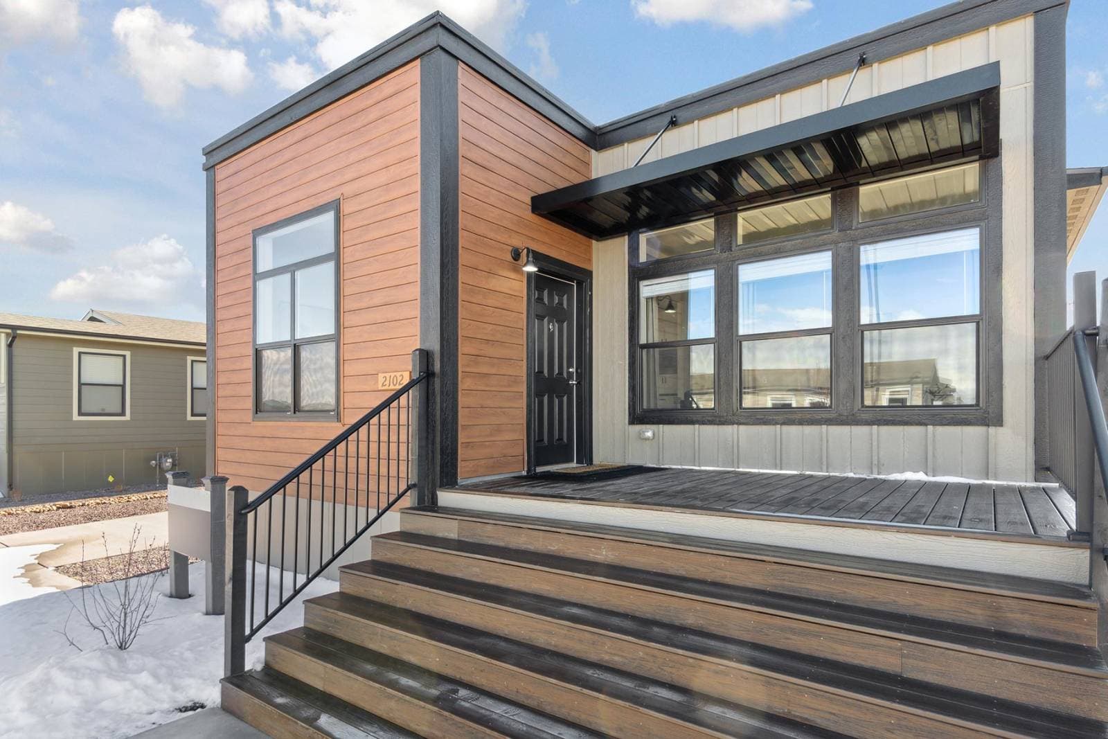 Nova-l exterior home features