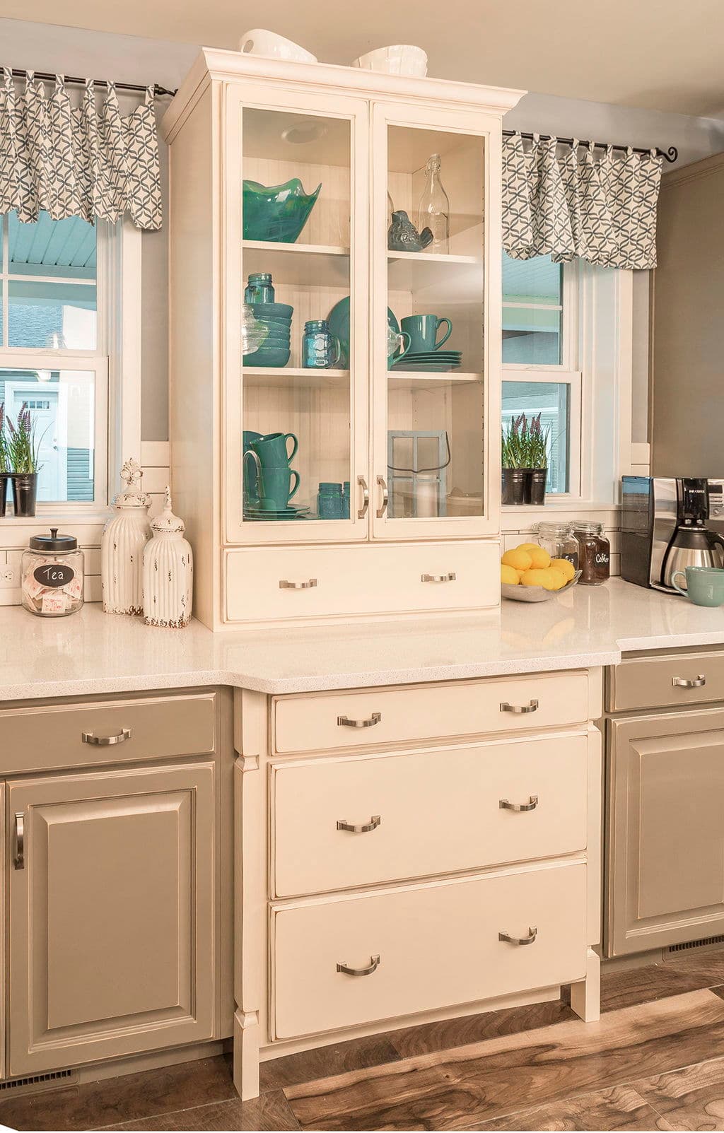 Oswego cottage ii kitchen home features