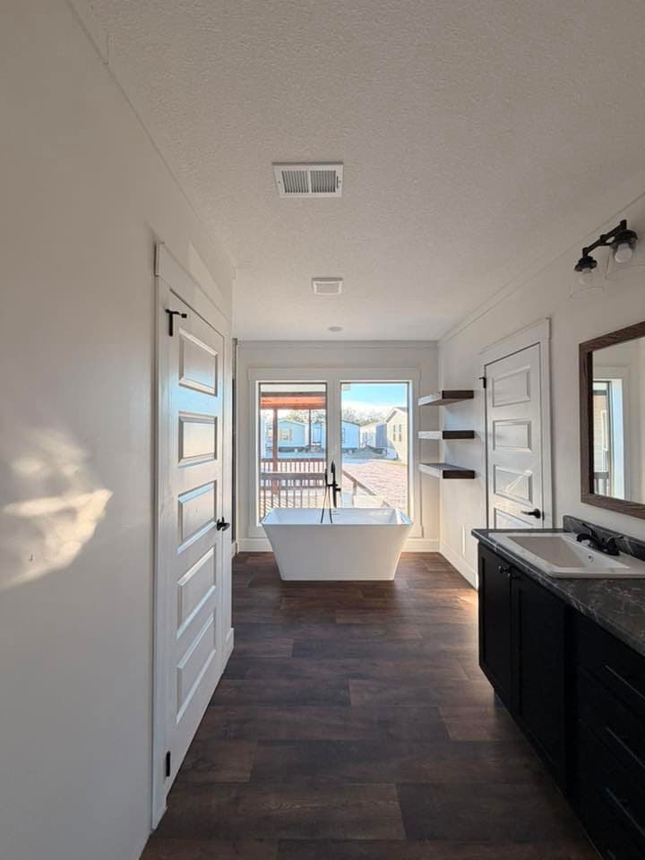 The king david 64 bathroom home features