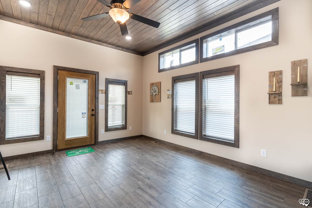 Cozy cabin 1 interior home features