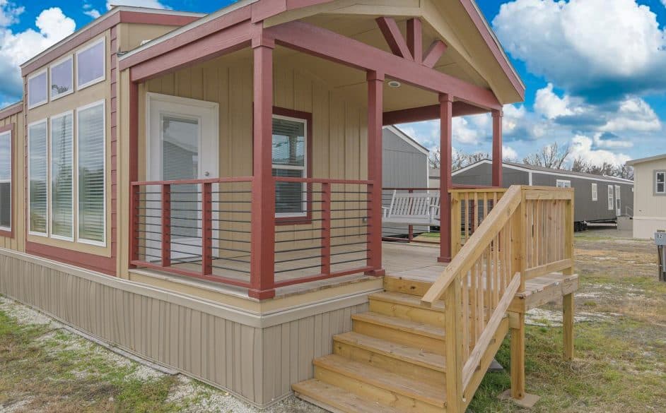 Robin d60ep8 elevation and exterior home features