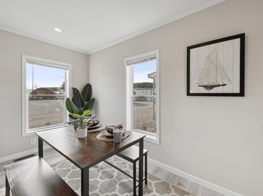 N656 interior home features