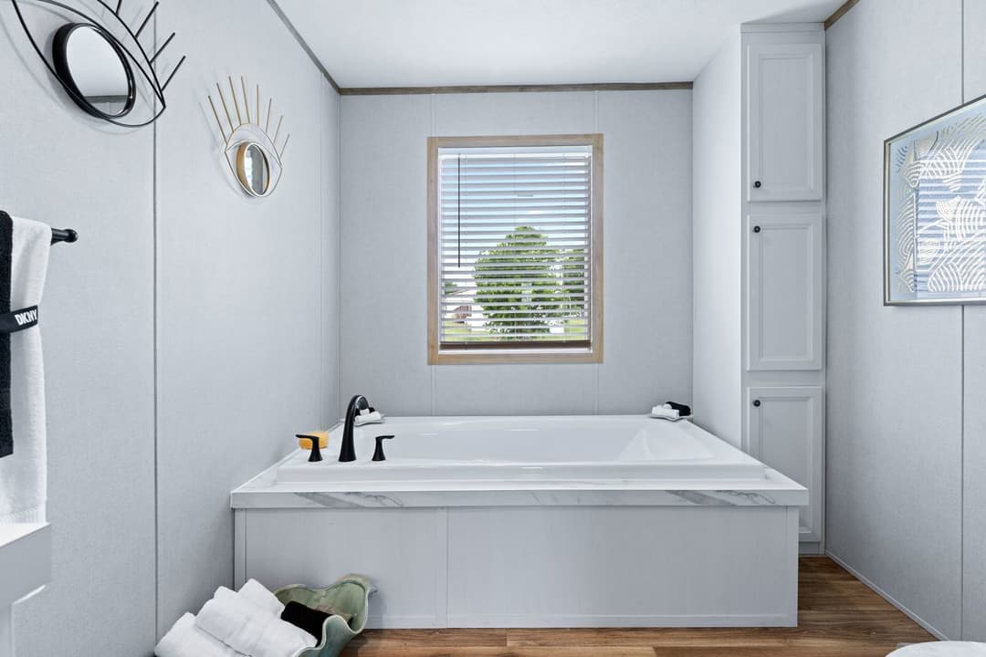 El sueno breeze bathroom home features