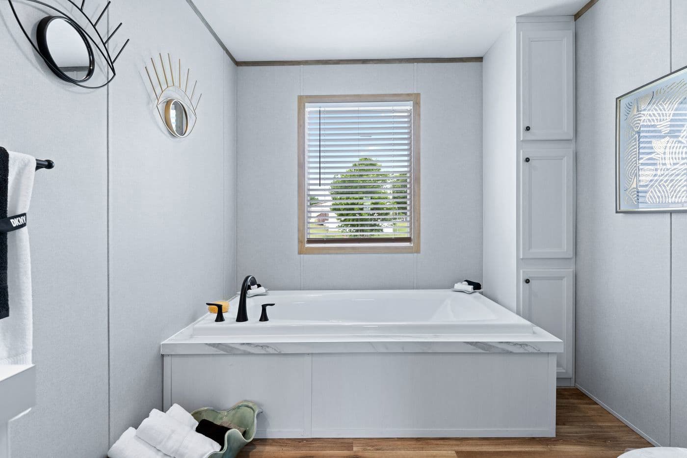 El sueno breeze bathroom home features