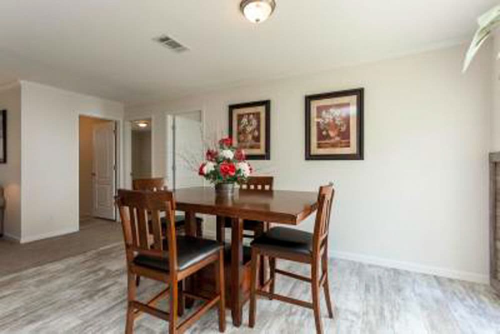 Moyne interior home features