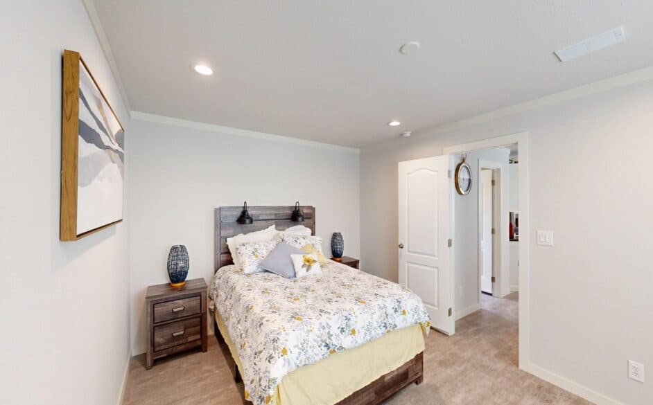 Trilliant 5806 bedroom home features