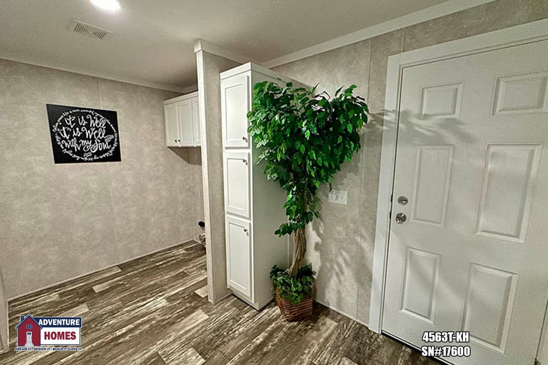4563t-kh interior home features