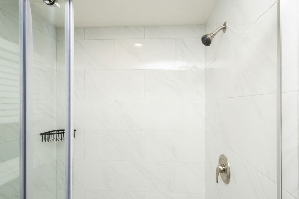 Essence 20 bathroom home features