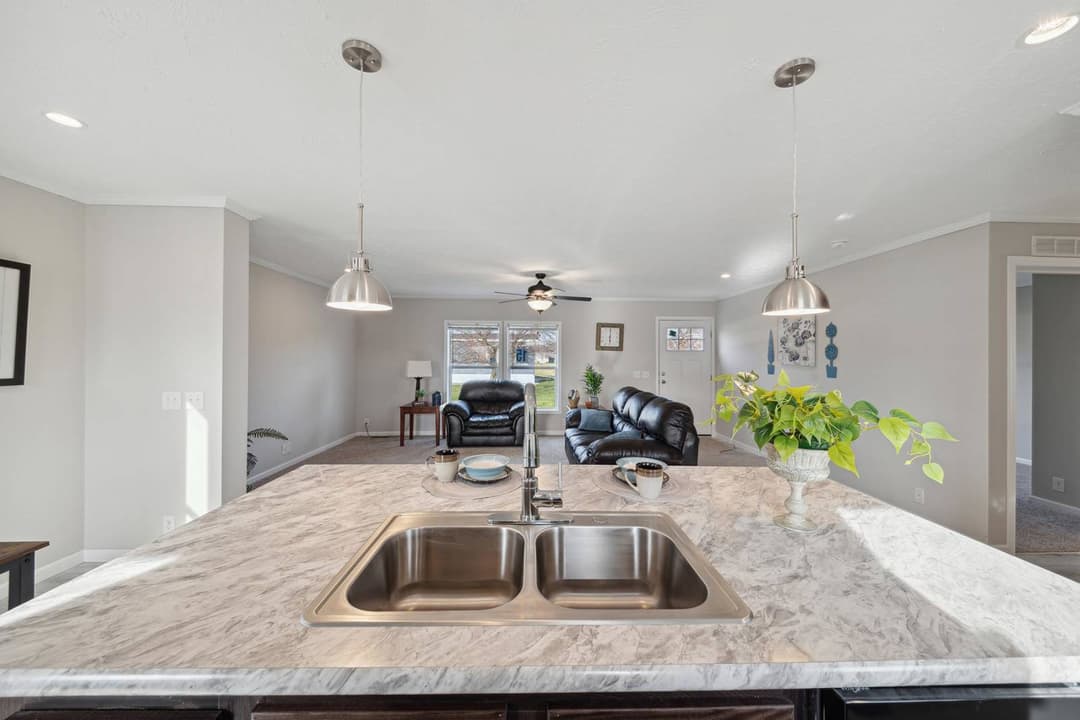 N656 kitchen home features