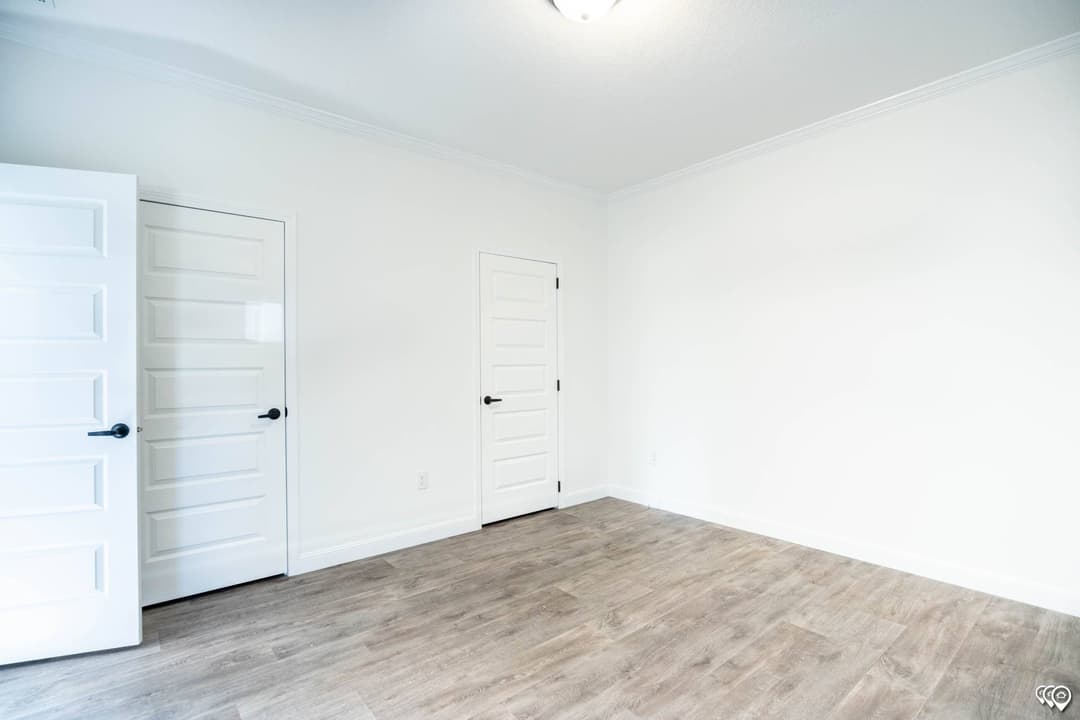 Pri1680-1031 bedroom home features