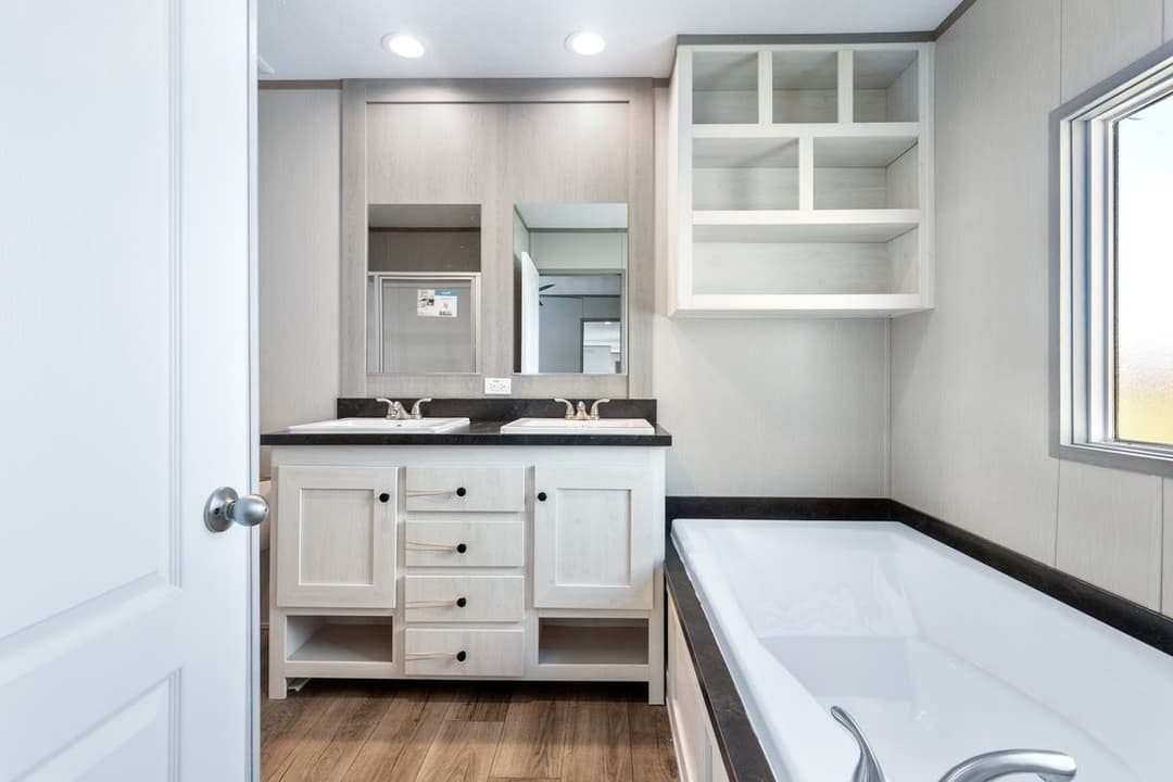 Resolution 16763k bathroom home features