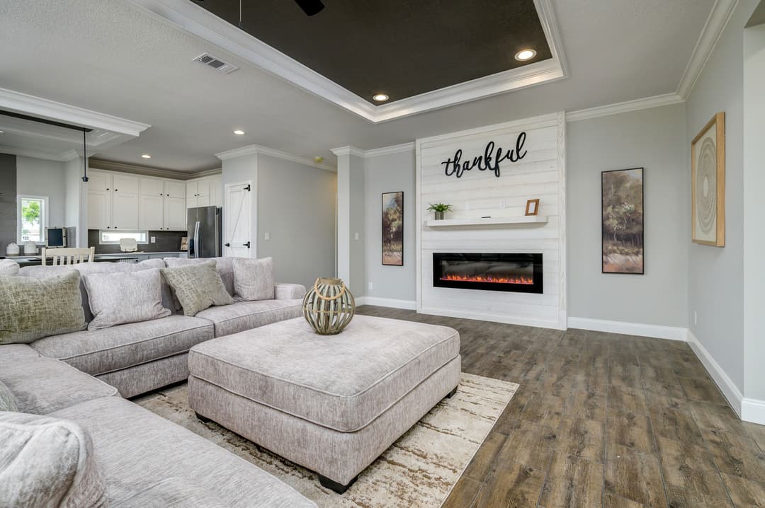 Key largo bedroom home features