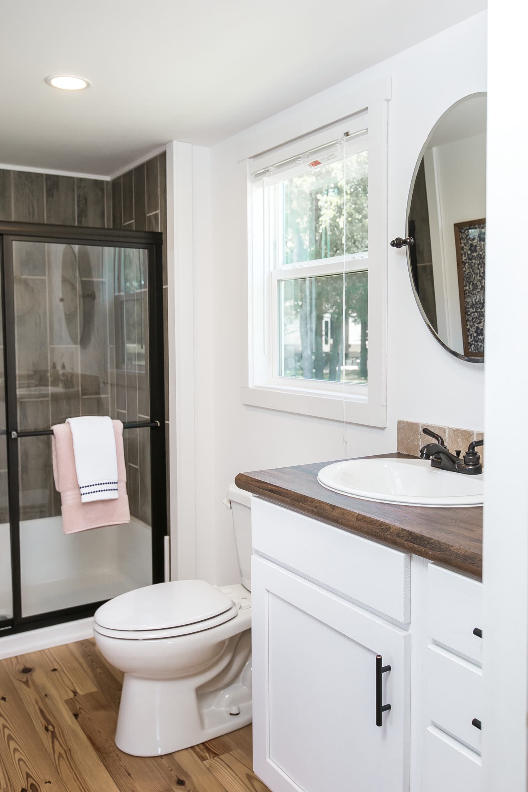 Sipsey bathroom home features