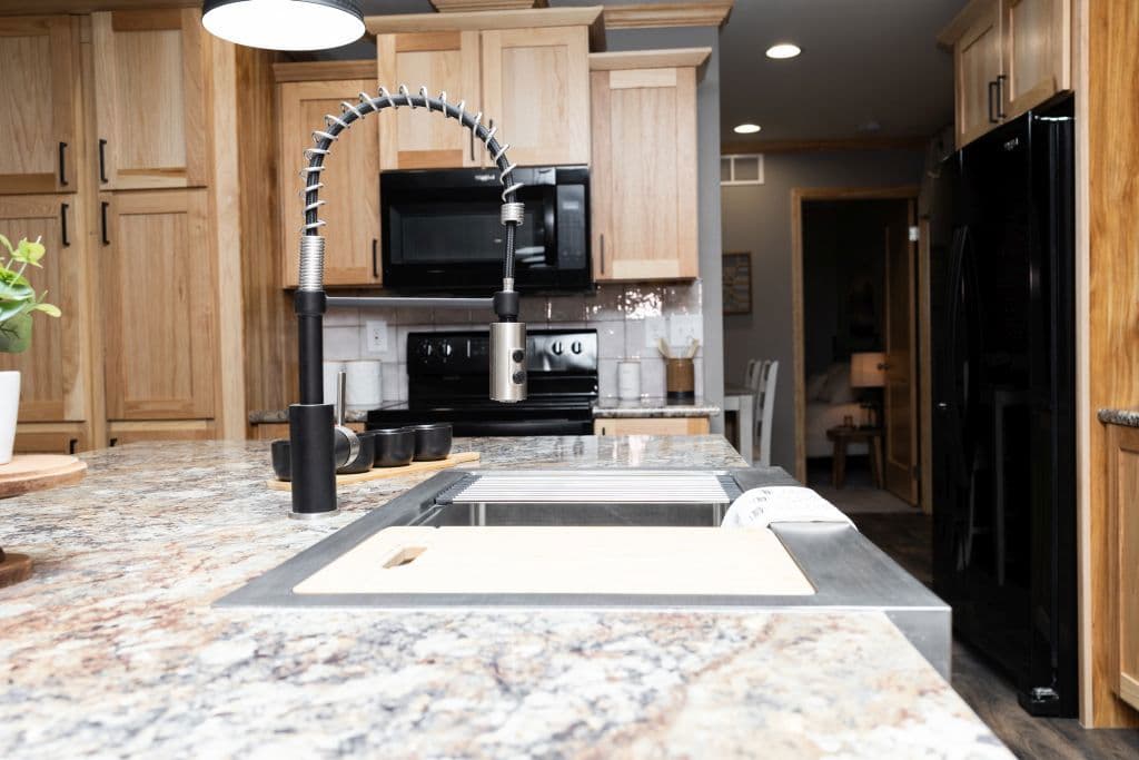 1w1407-v kitchen home features