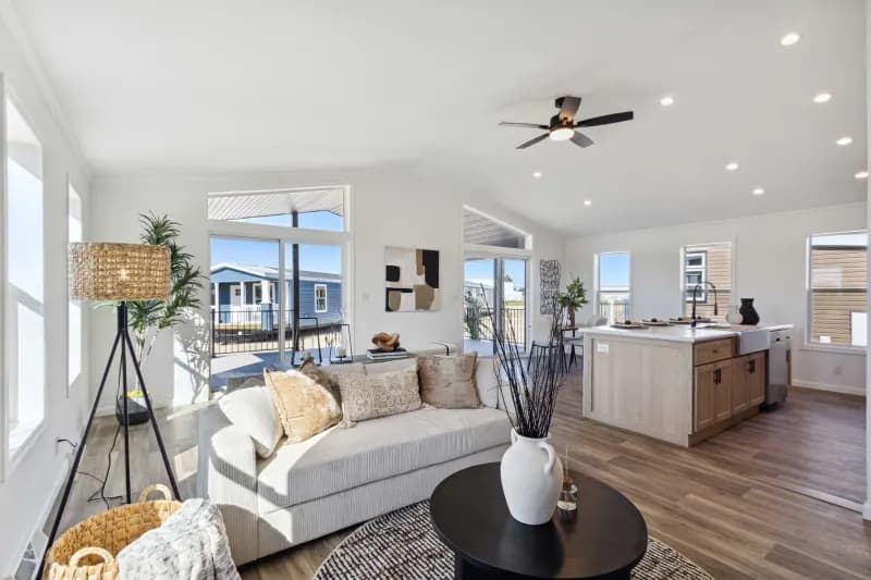 Wood manor d505 interior home features