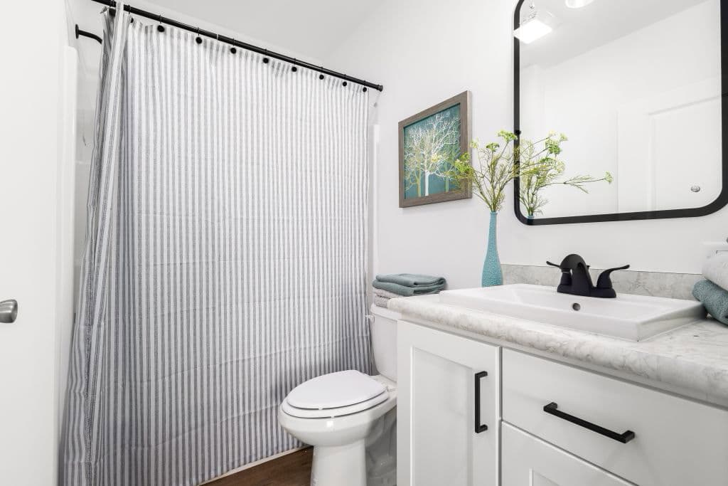 Ultra ranch 2p2409-x bathroom home features