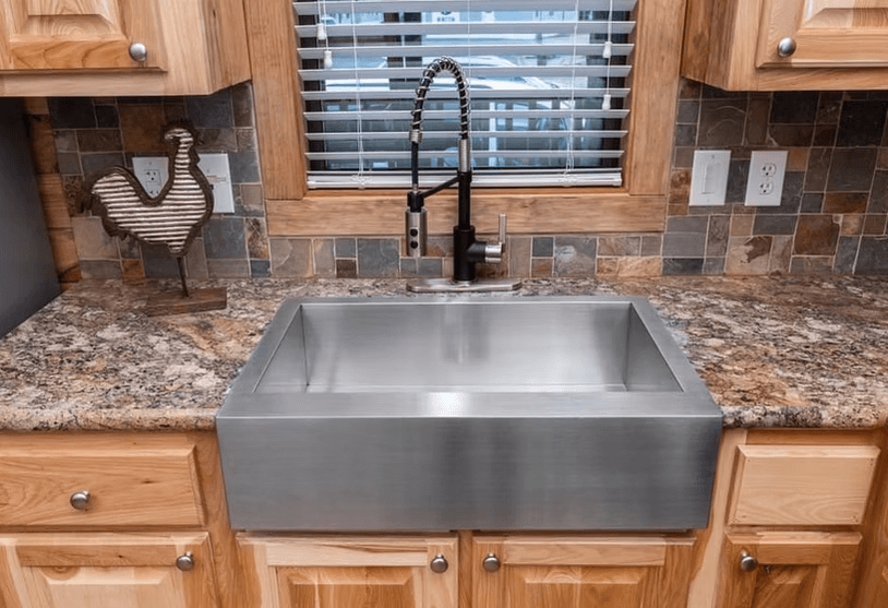 Meadow view kitchen home features