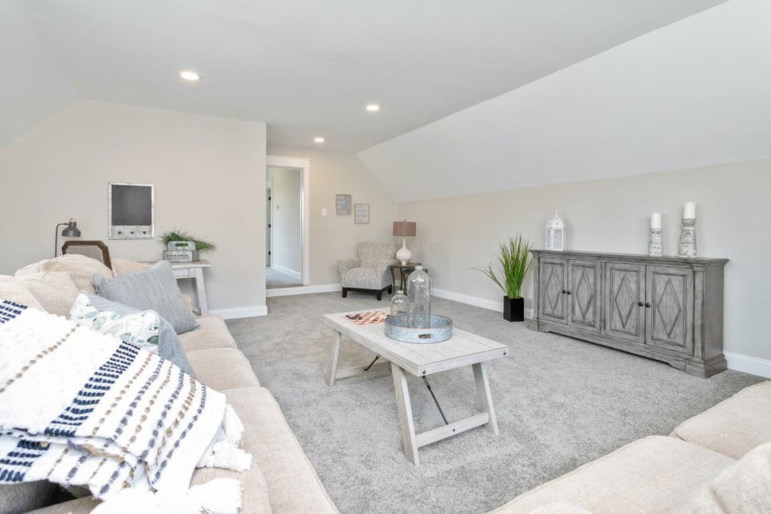 Farmhouse i two story interior home features