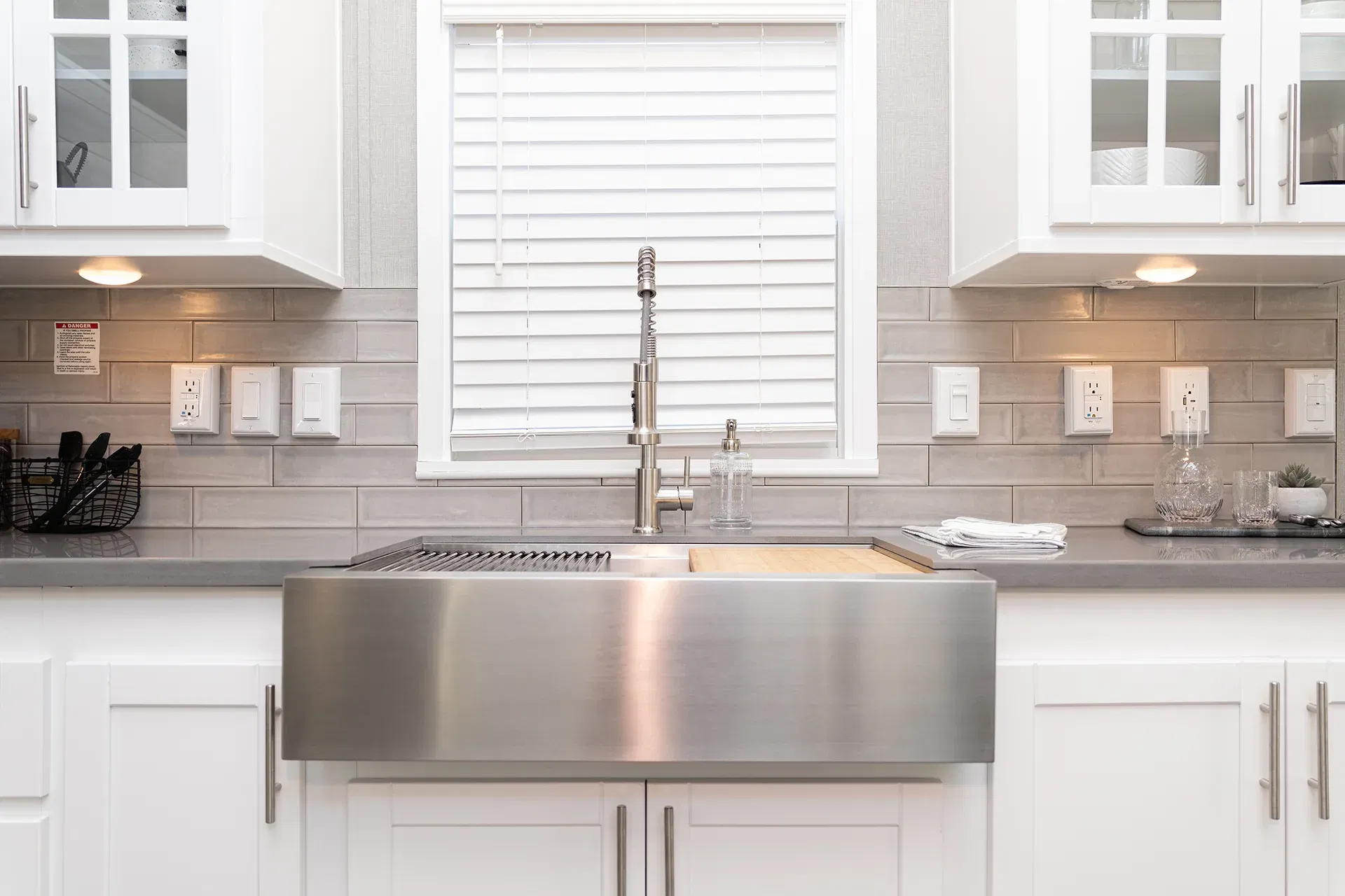 Eldorado 9043 kitchen home features