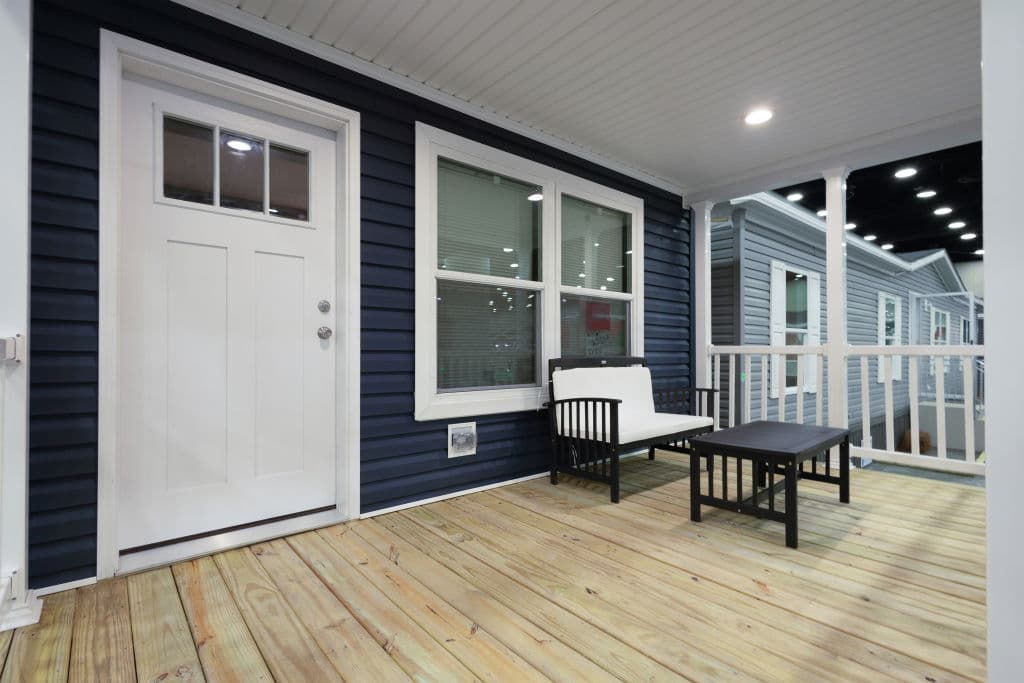 1w1048-v exterior home features