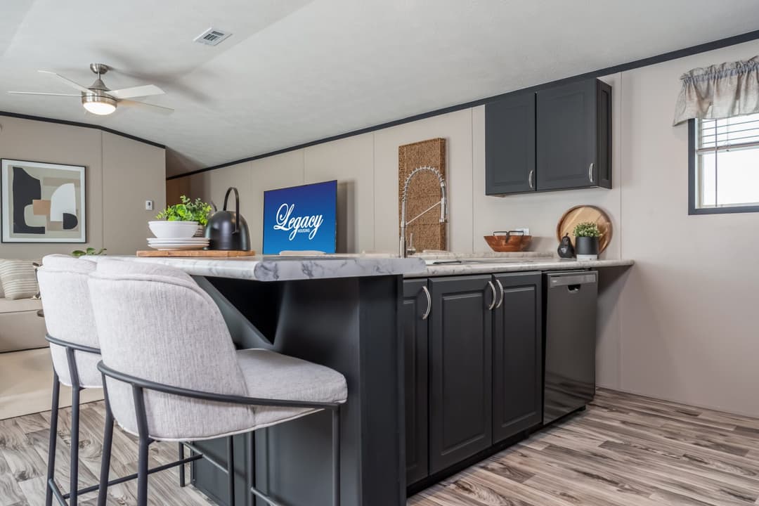 Singlewide h-16×72-32d shed kitchen home features