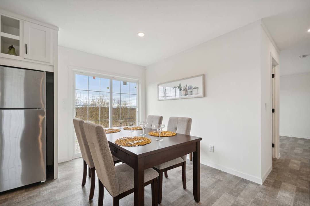 Pursuit interior home features