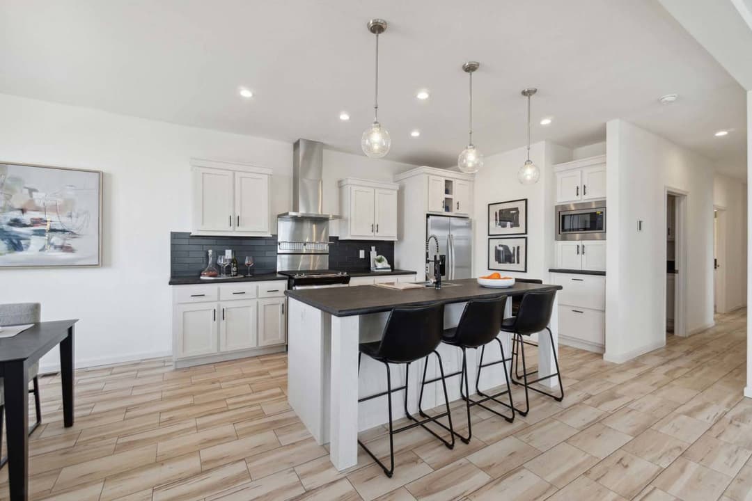 Nova-e kitchen home features