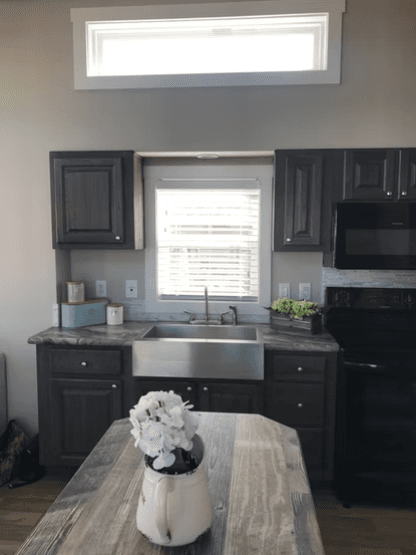 Travis kitchen home features