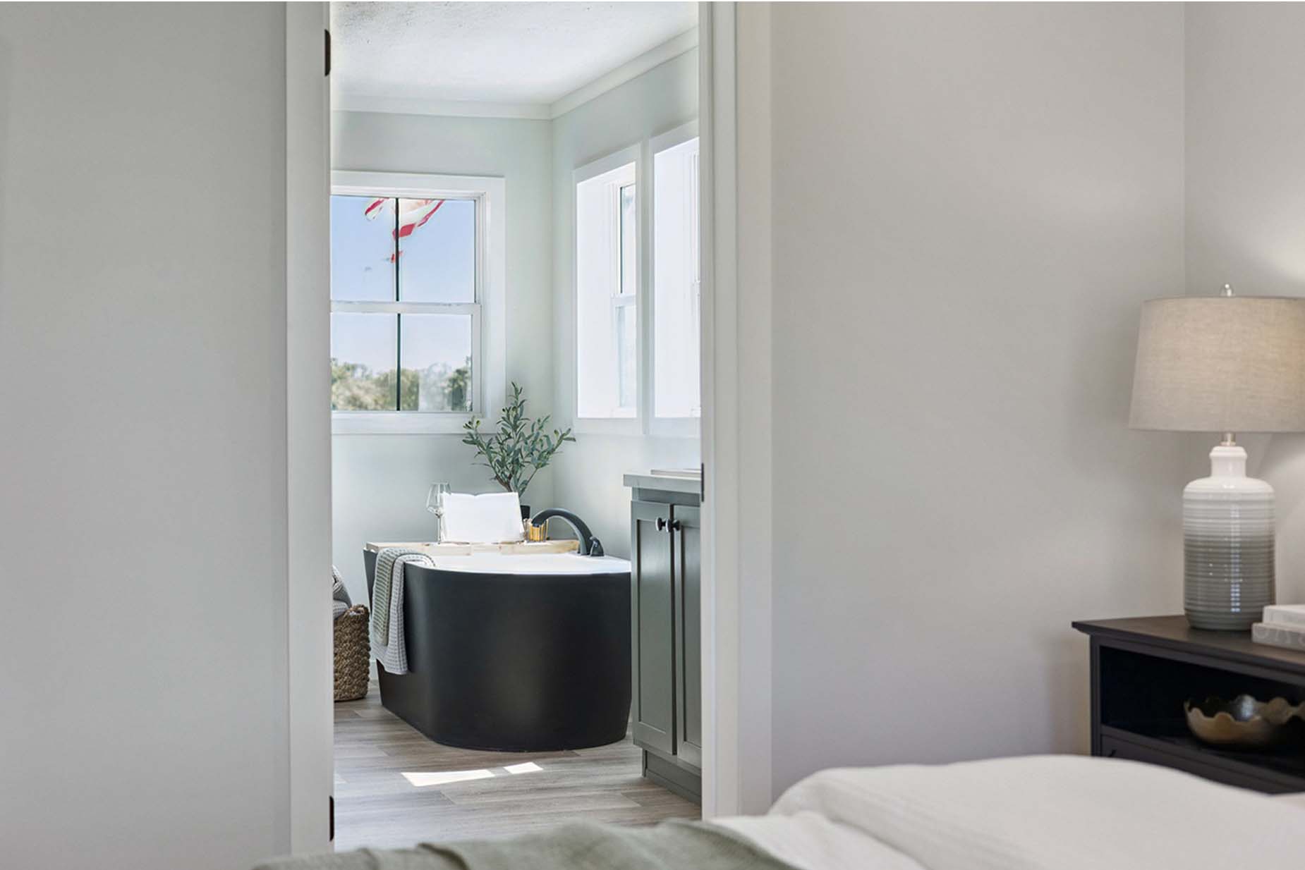 Axis 32563n bathroom home features