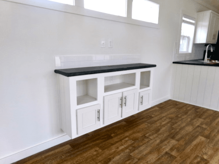 John hardin-653 interior home features