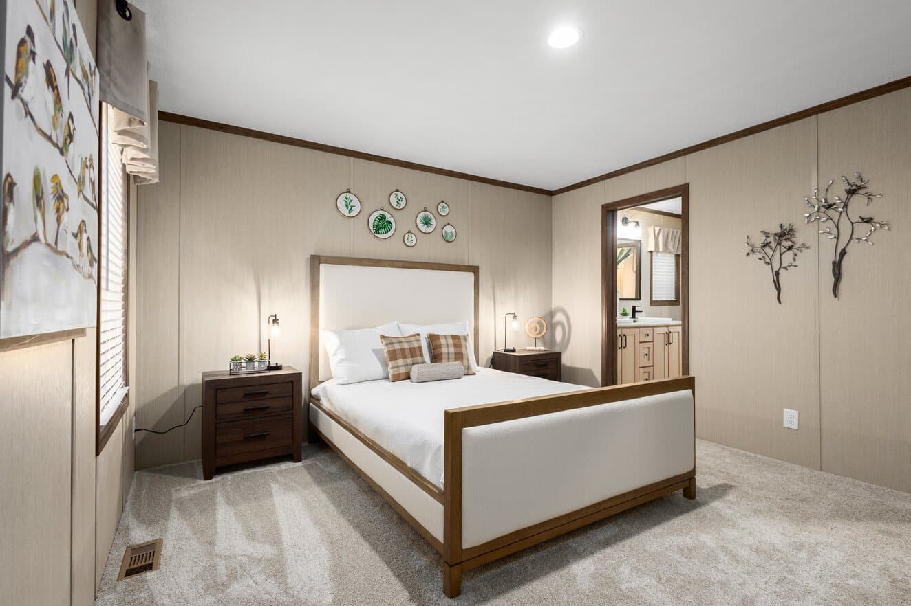 Regulus bedroom home features