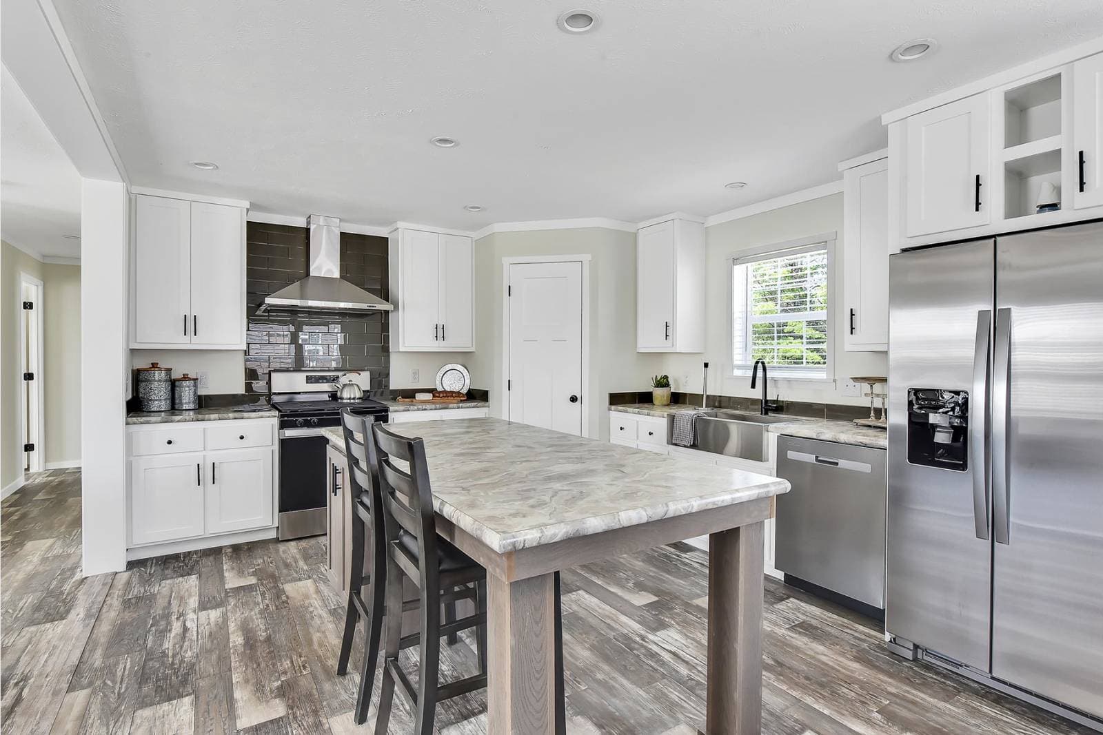 Elevate 56f kitchen home features