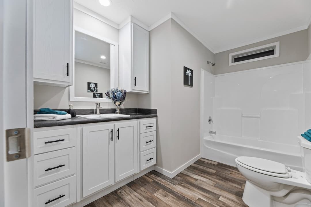 K2 bathroom home features