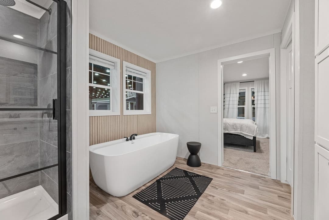 Vivid 28603n bathroom home features
