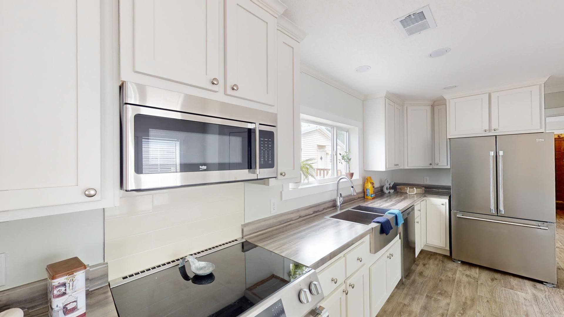 Chc1680-102 kitchen home features