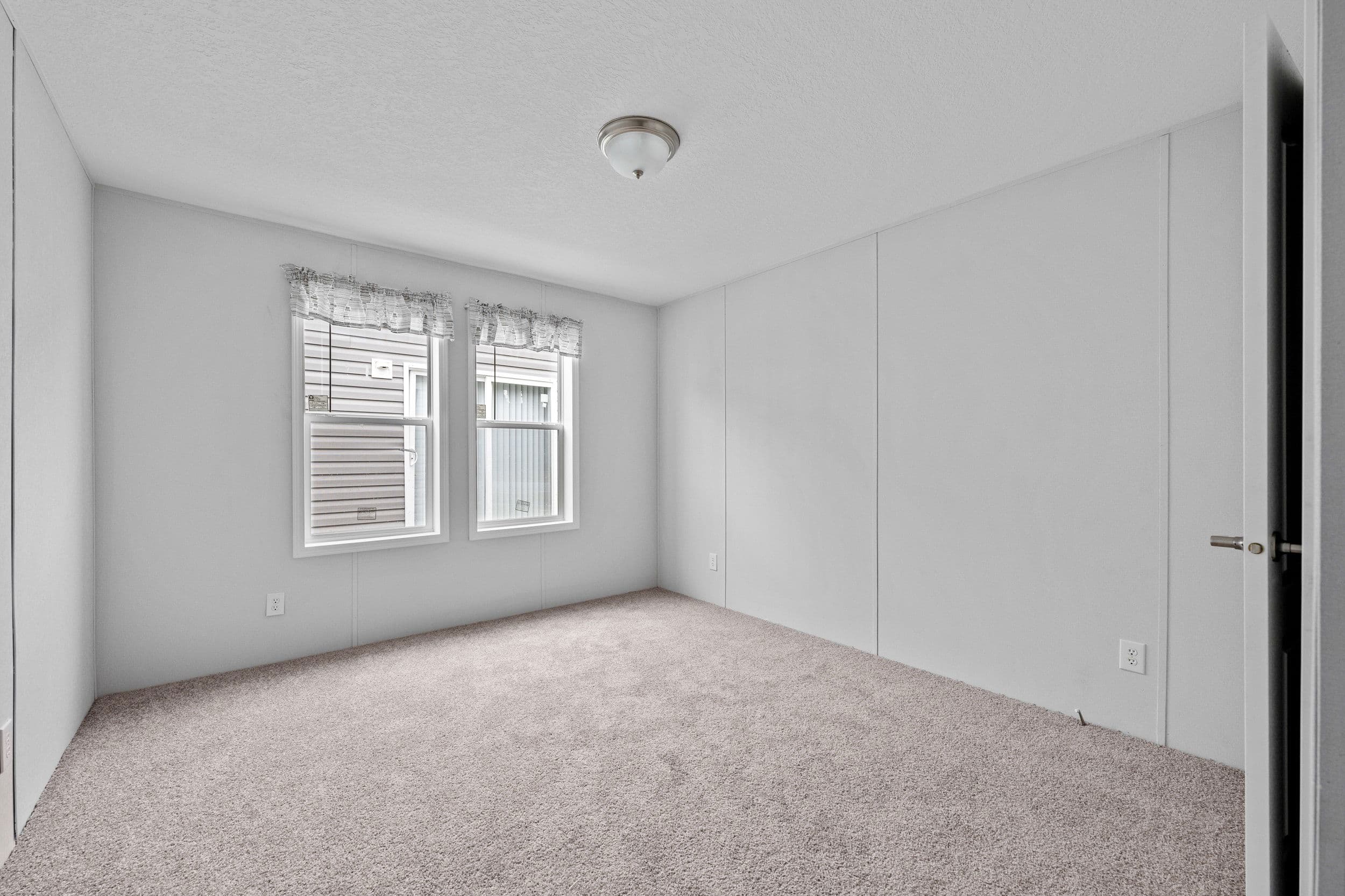 Venice w/study bedroom home features