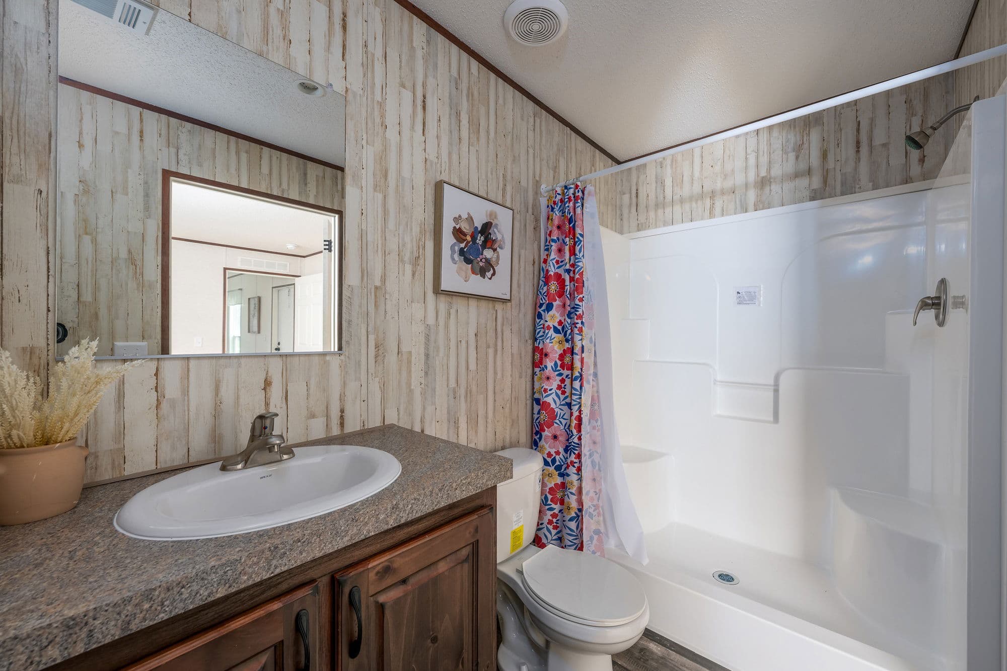 The mahomes bathroom home features