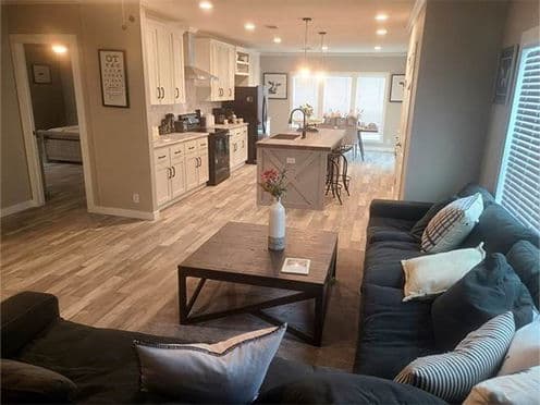 Paladin 30664d interior home features