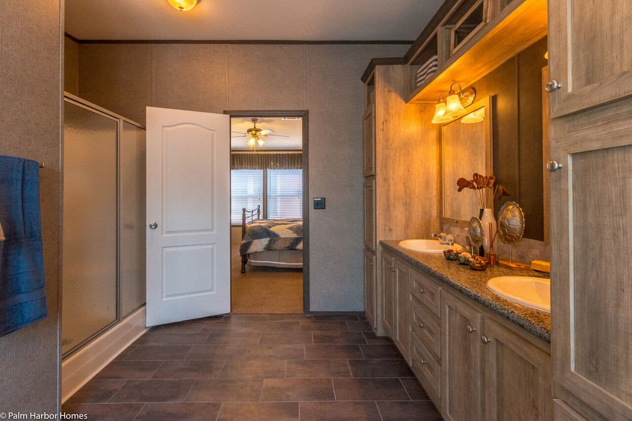 Carrington 30643c bathroom home features