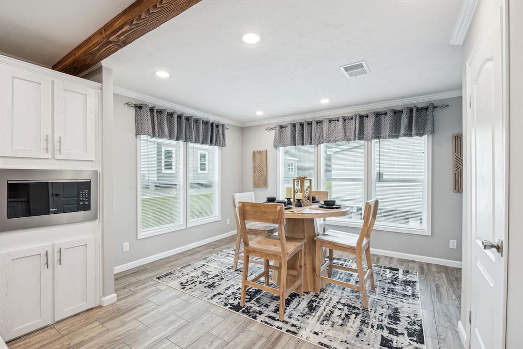 Md-10-32 lynnox interior home features