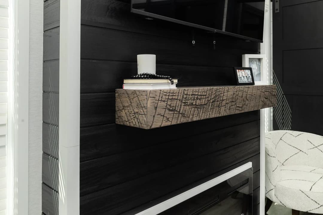 Island 6430p interior home features