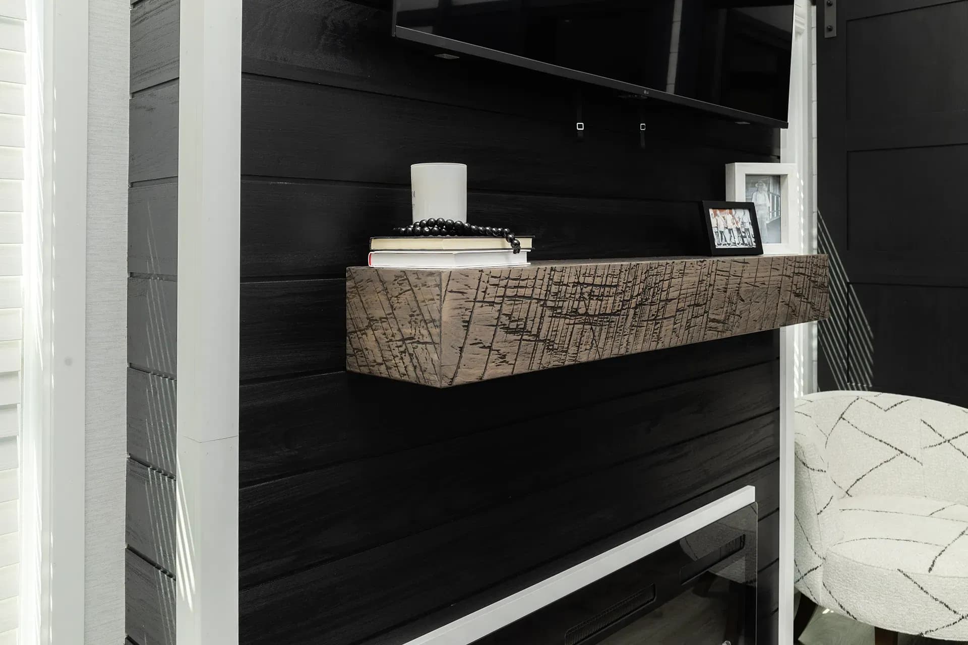 Island 6430p interior home features