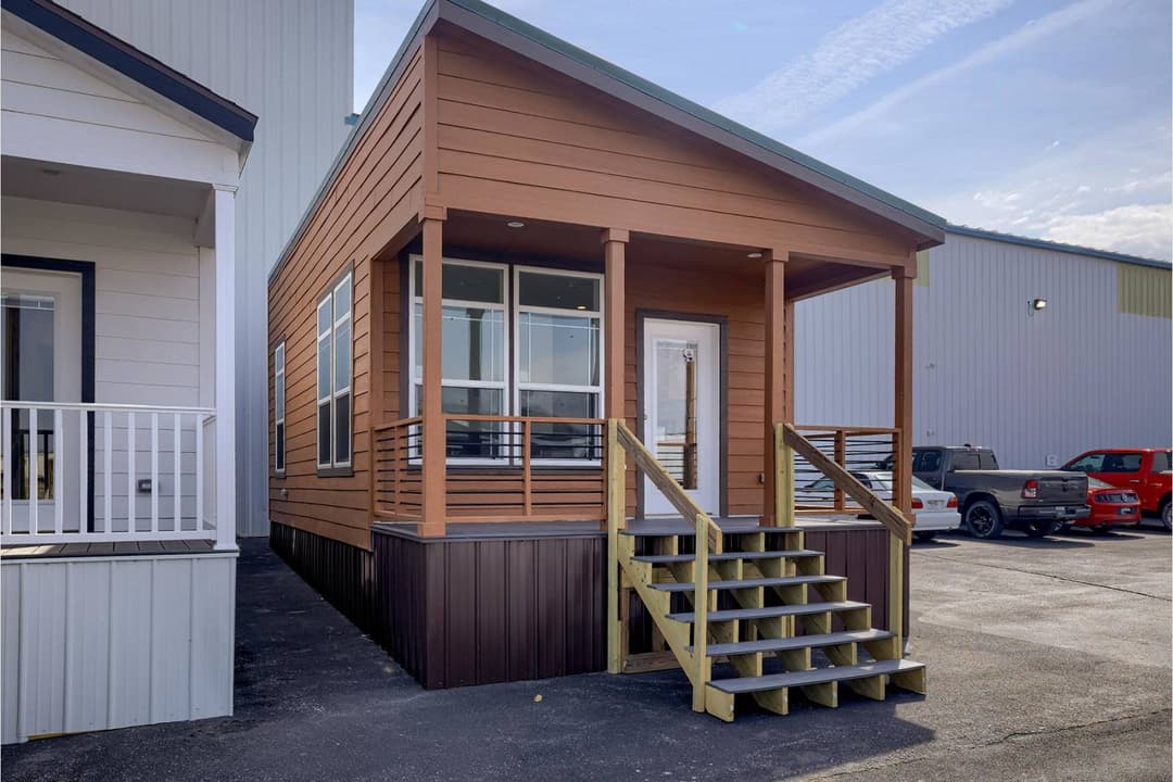 Urban cottage exterior home features