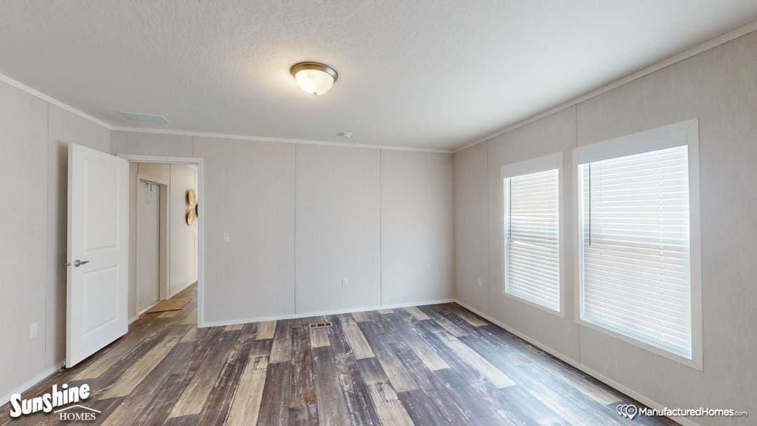 Arc1680-7003 bedroom home features