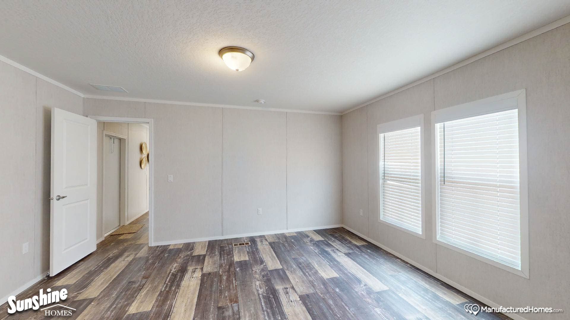 Arc1680-7003 bedroom home features