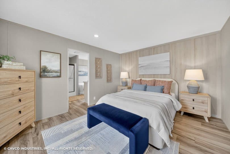 Exclamation 16763i bedroom home features