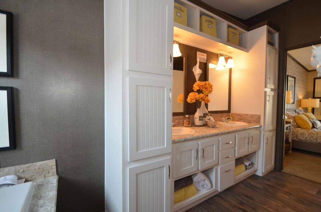 Benbrook 30644b bathroom home features