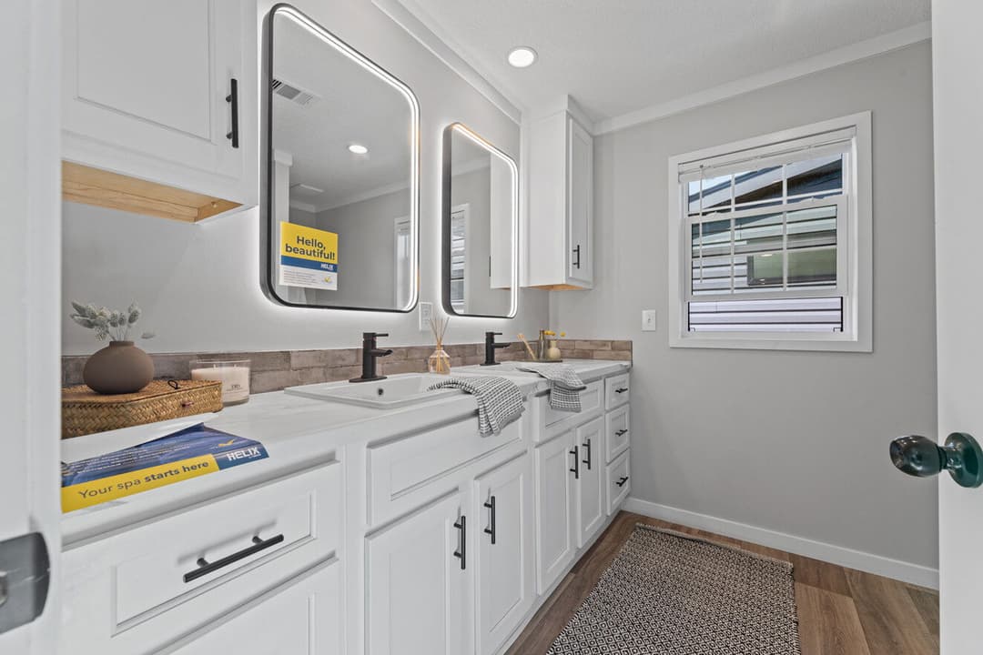 Helix 16763n bathroom home features