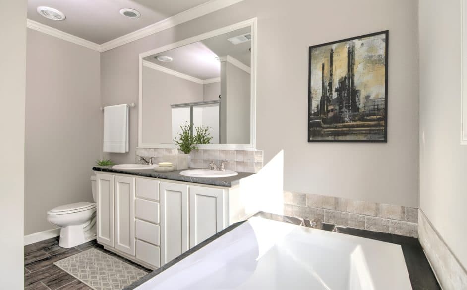 Javelin j78l bathroom home features